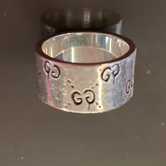 Gucci Men’s Ring Logo & Skull - Picture 3 of 5